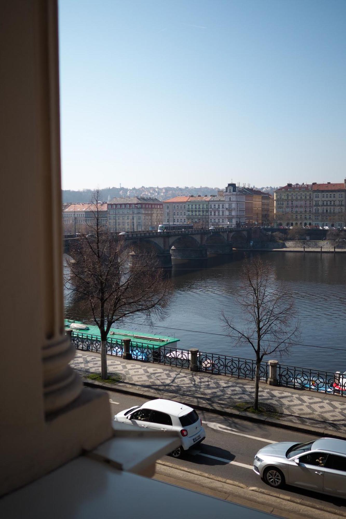Rasinovo Nabrezi - Riverside Residence Prag Exterior foto