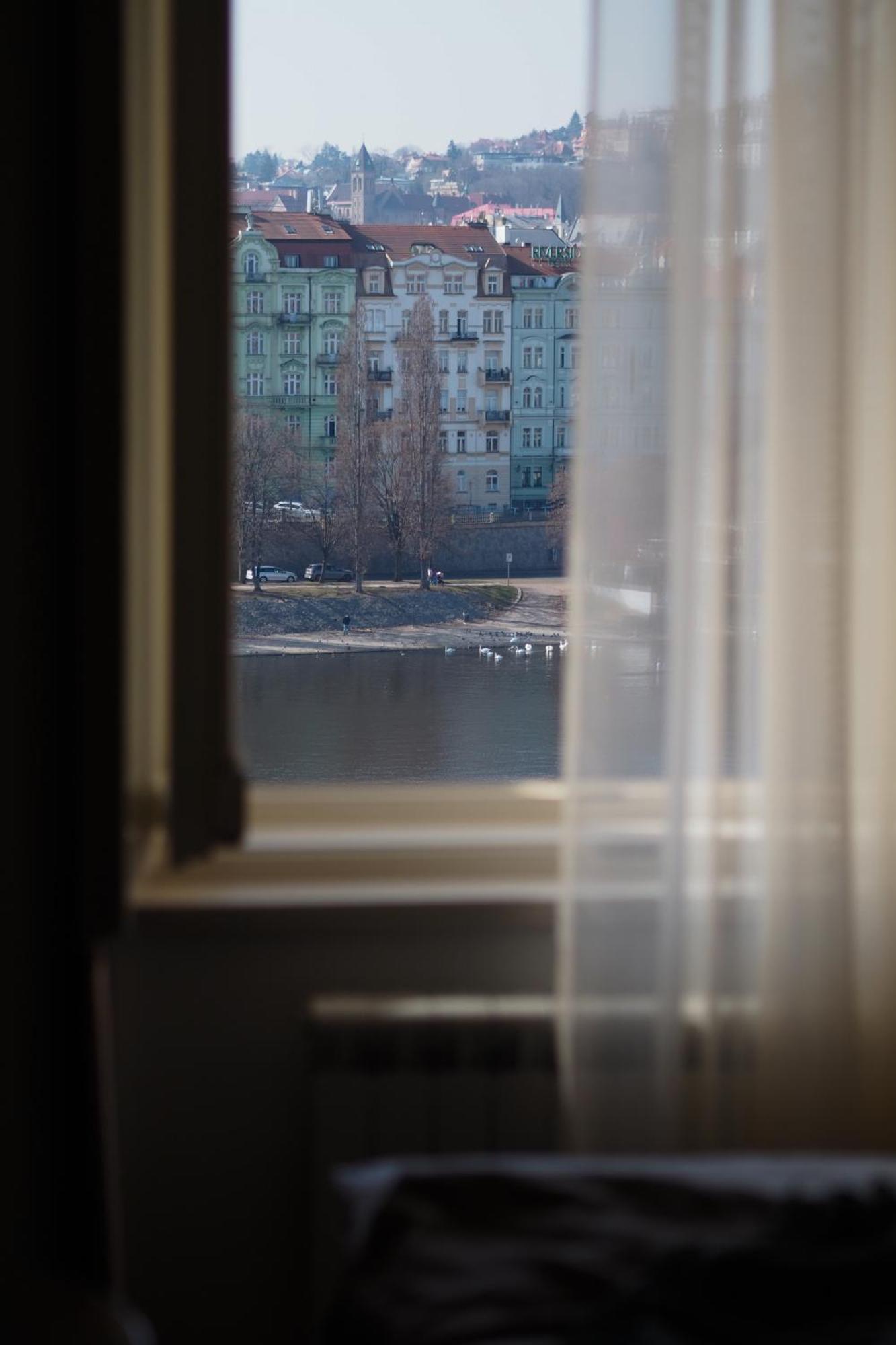 Rasinovo Nabrezi - Riverside Residence Prag Exterior foto